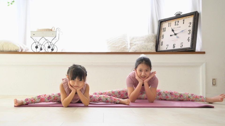 おうちでの親子ヨガ時間