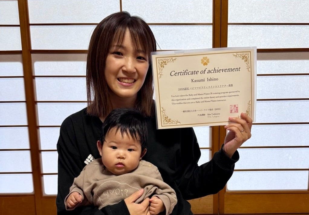 赤ちゃんと一緒に学ぶベビママピラティスの風景