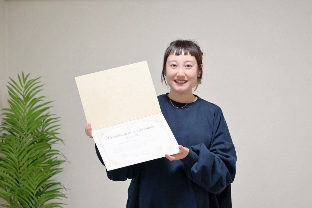 骨盤スリムヨガ研修でアーサナを深める様子