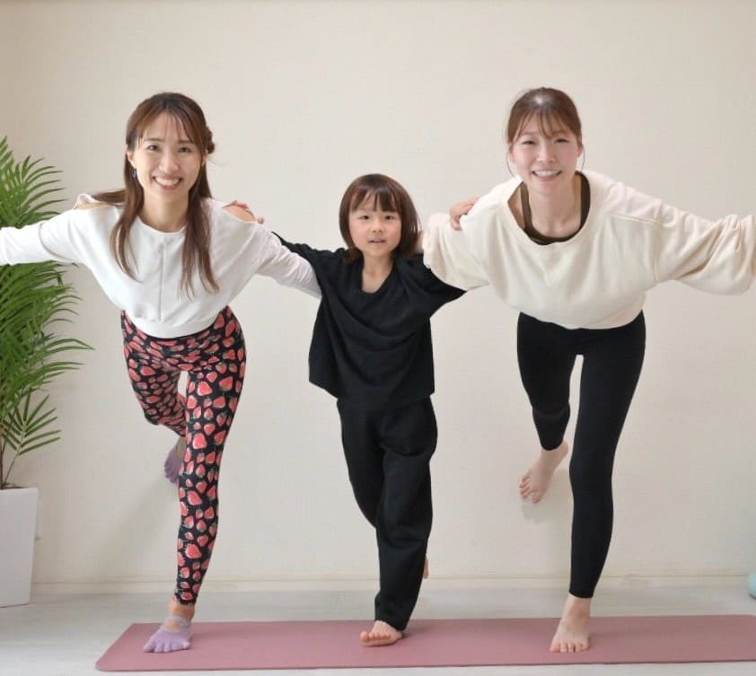親子のコミュニケーションとして学ぶリトル＆キッズヨガ